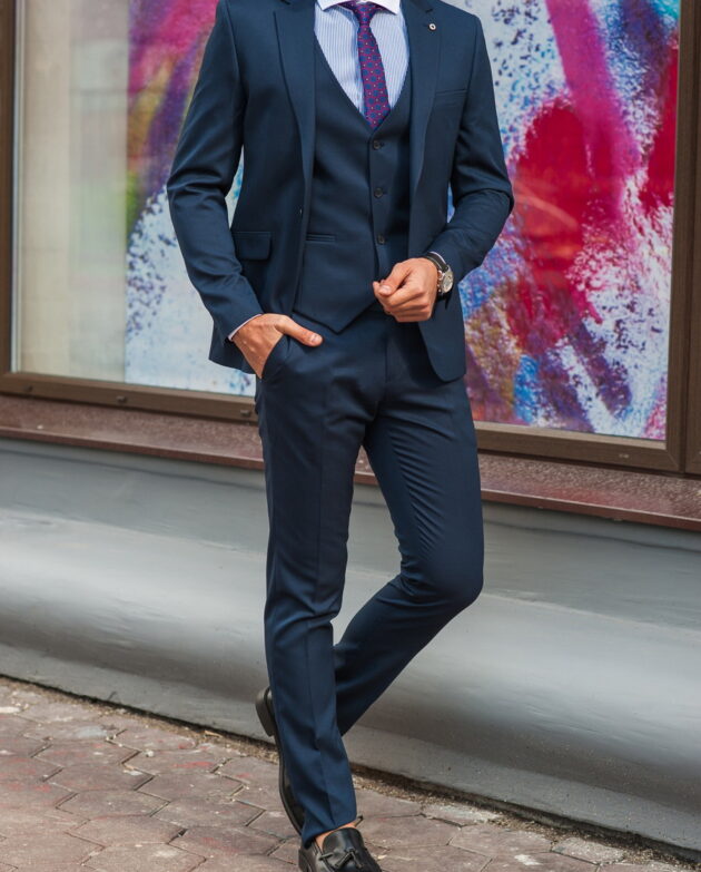 Синий мужской костюм тройка приталенного кроя. Арт.:4-578-1